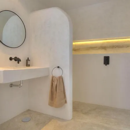 ヴィラ Mas Tranquila - A Stylish With Pool 150 M From The コニル・デ・ラ・フロンテラ