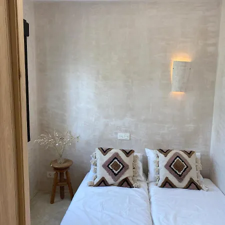 Mas Tranquila - A Stylish With Pool 150 M From The